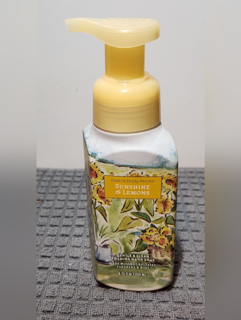 New Bath & Body Works Sunshine & Lemons Foaming Hand Soap - Yellow Pump